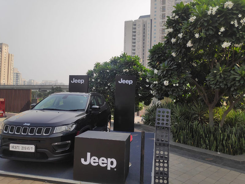 Luxury-Auto-Show-at-Horizon-Plaza-DLF5-Gurugram-Jeep